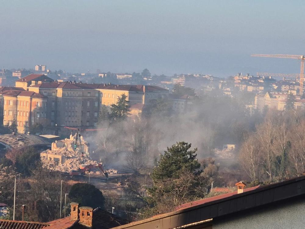 Prah je odpihalo proti Šempetru