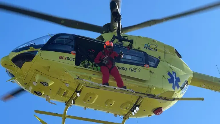 Zdsrnil je na ledu in zgrmel v smrt