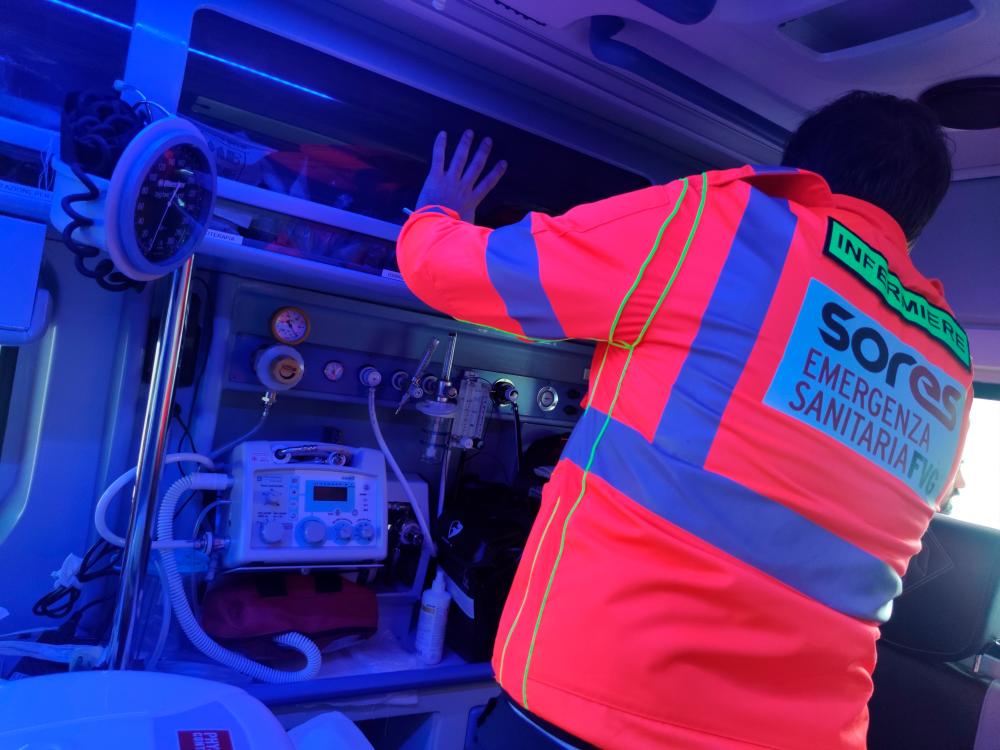 Reševali osebo pri Belopeških jezerih