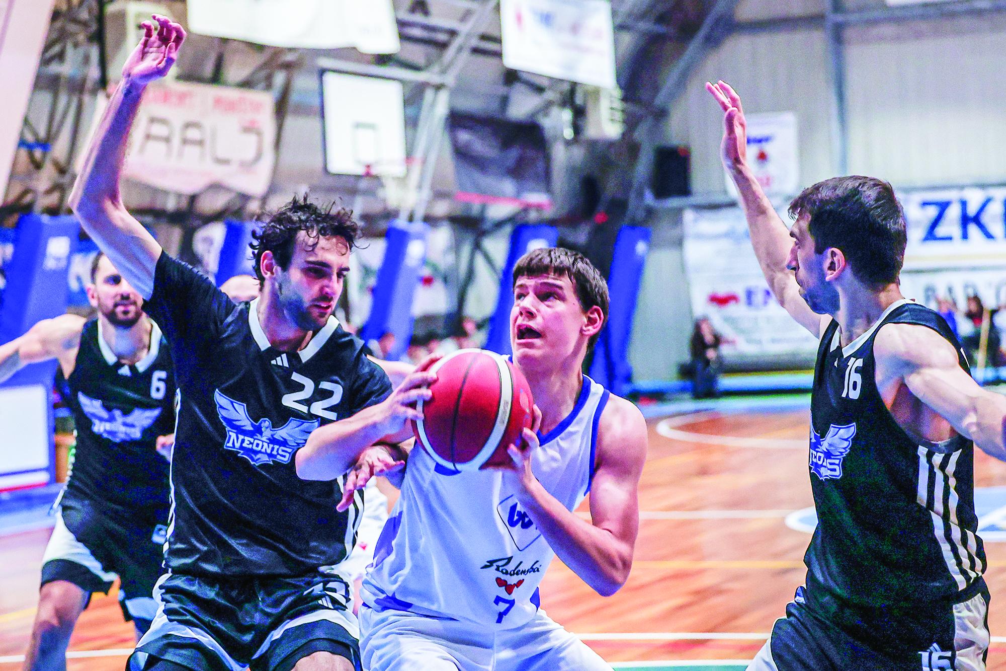 Športna sobota: košarkarski play-off in play-out ter odbojka