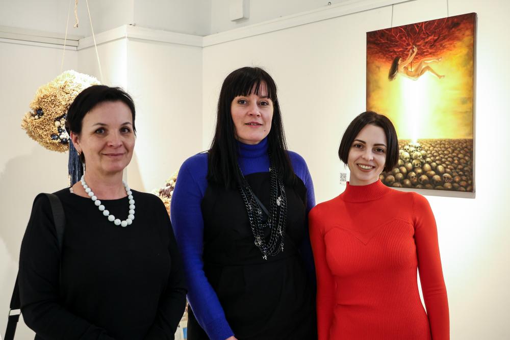 ​​​​​​Na razstavi dela devetih ukrajinskih umetnic