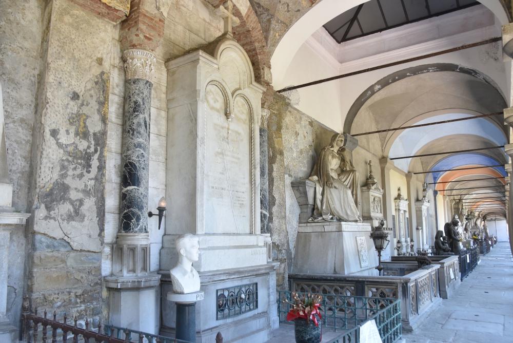 Sklad Tončič prevzema skrb za grobnico družine Tomažič