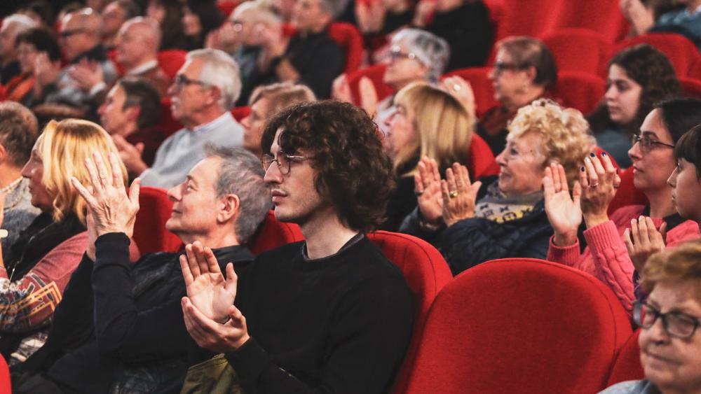 Ko fizična lakota prerase v potrebo po človeški bližini