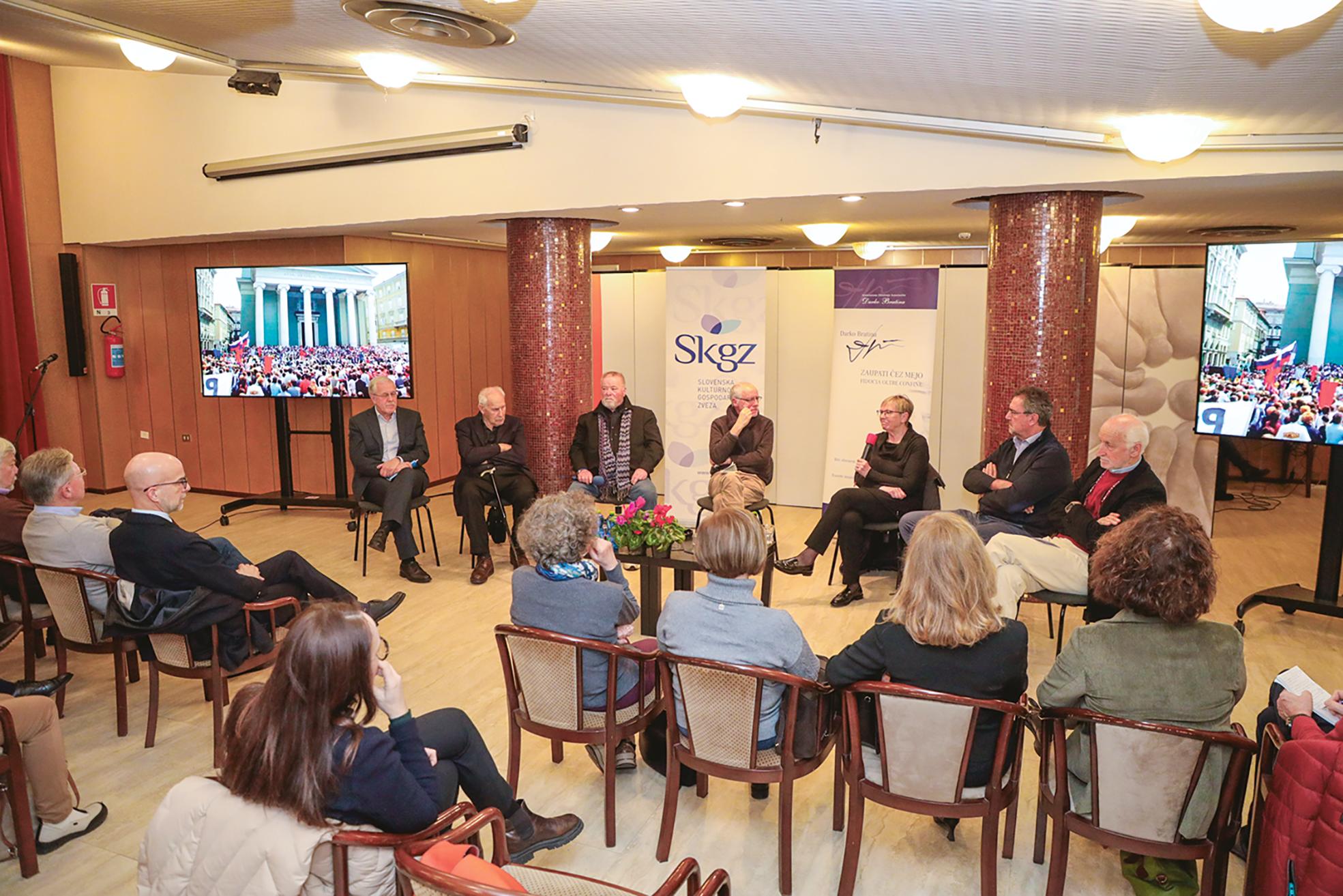 Vse manjšinske komponente so znale doseči nek skupni imenovalec