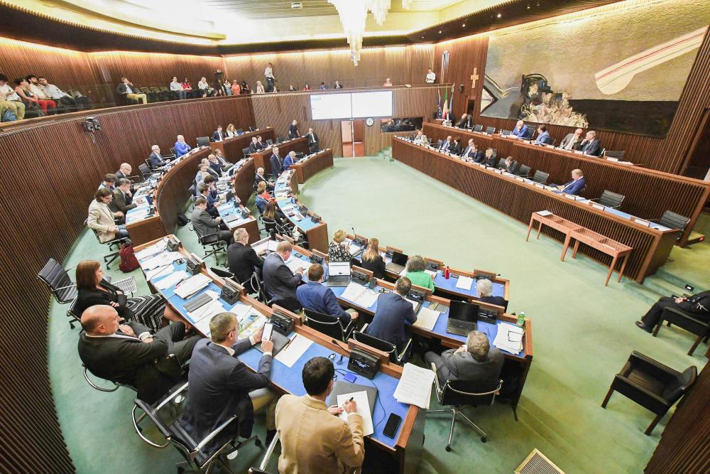 Začenja se razprava o proračunu