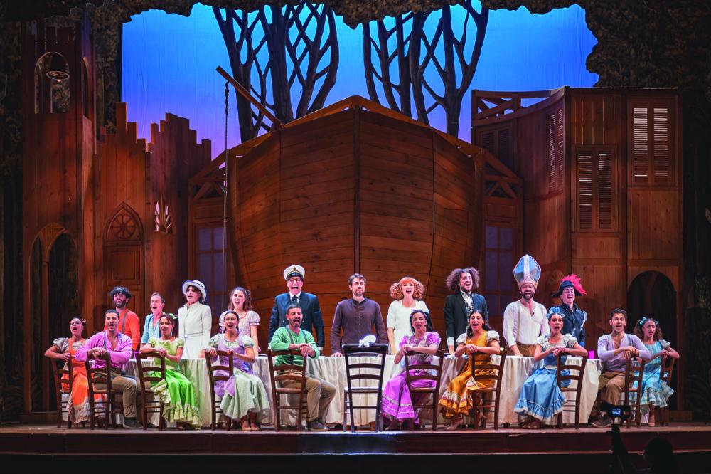 Brezčasni zabavni muzikal, ki nagovarja še po 50 letih