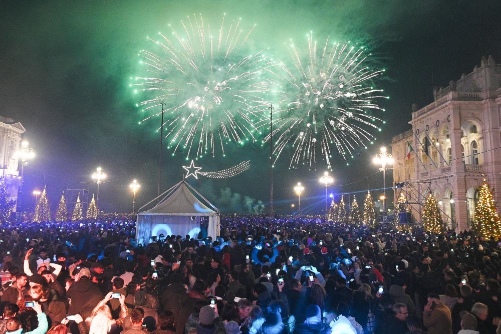 Za Silvestrovo glasba in ognjemet