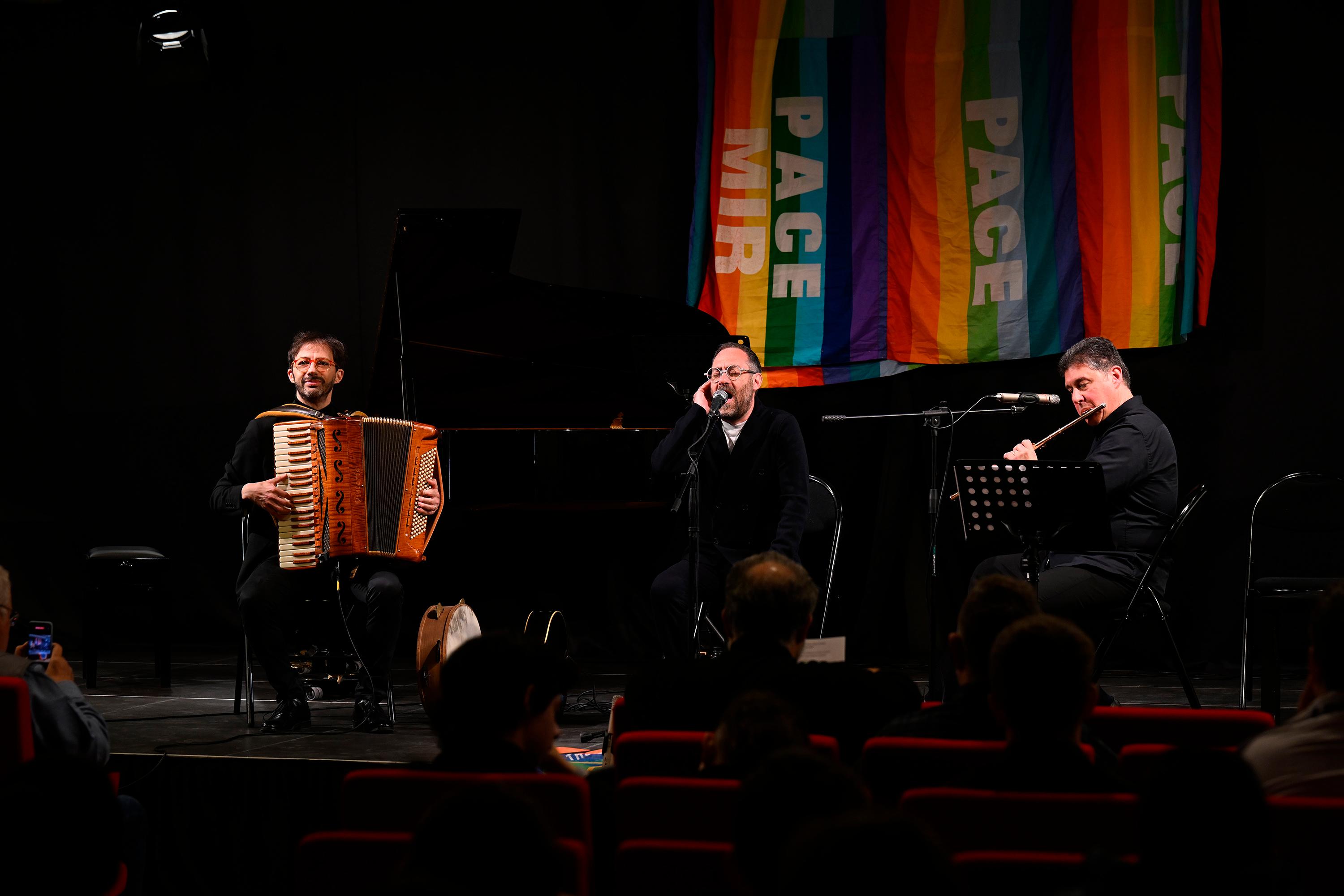 »Mir gradimo s povezovanjem, drugače netimo le konflikte«