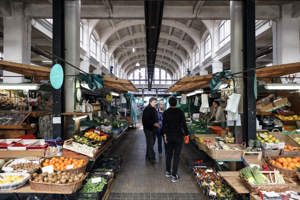 Licenc ne izdajajo, čakajo na obnovitvena dela