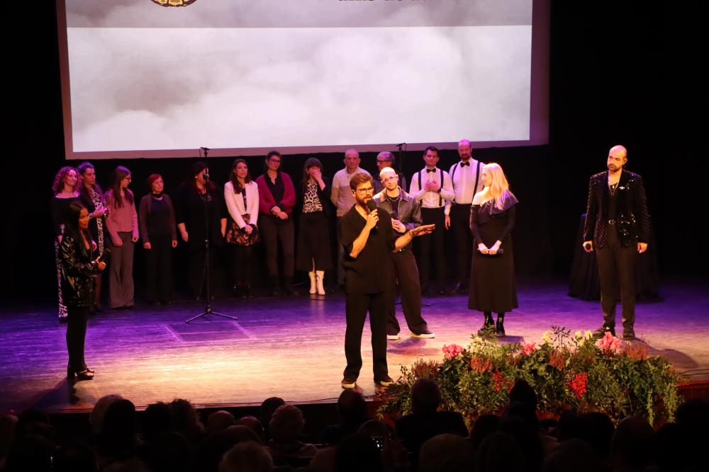 »Utripajoče srce« ogrela švedska vokalna skupina