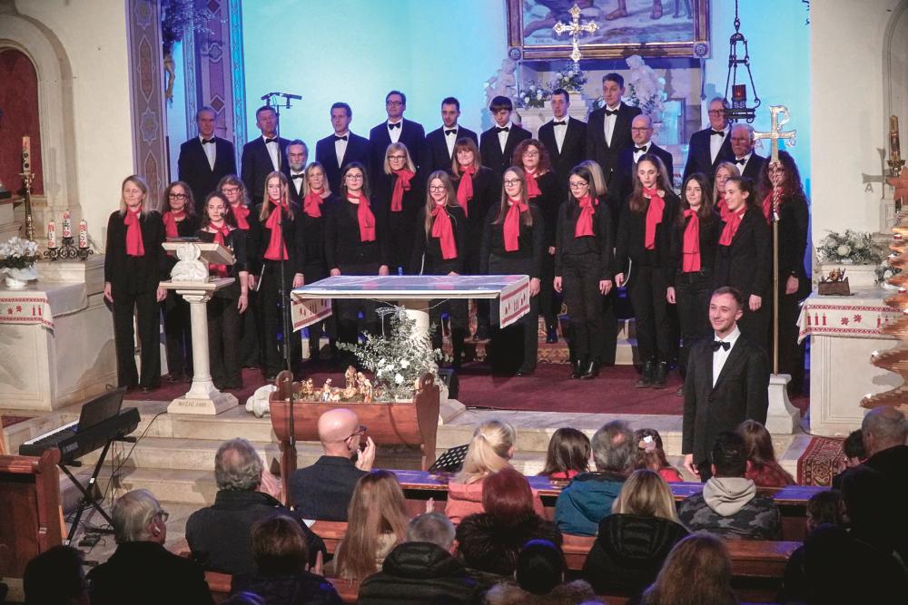 Z zborovskim petjem v novo leto