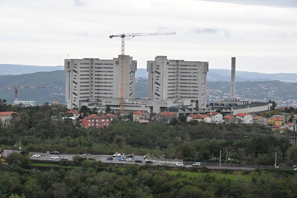 Na delovišču bolnišnice vse miruje