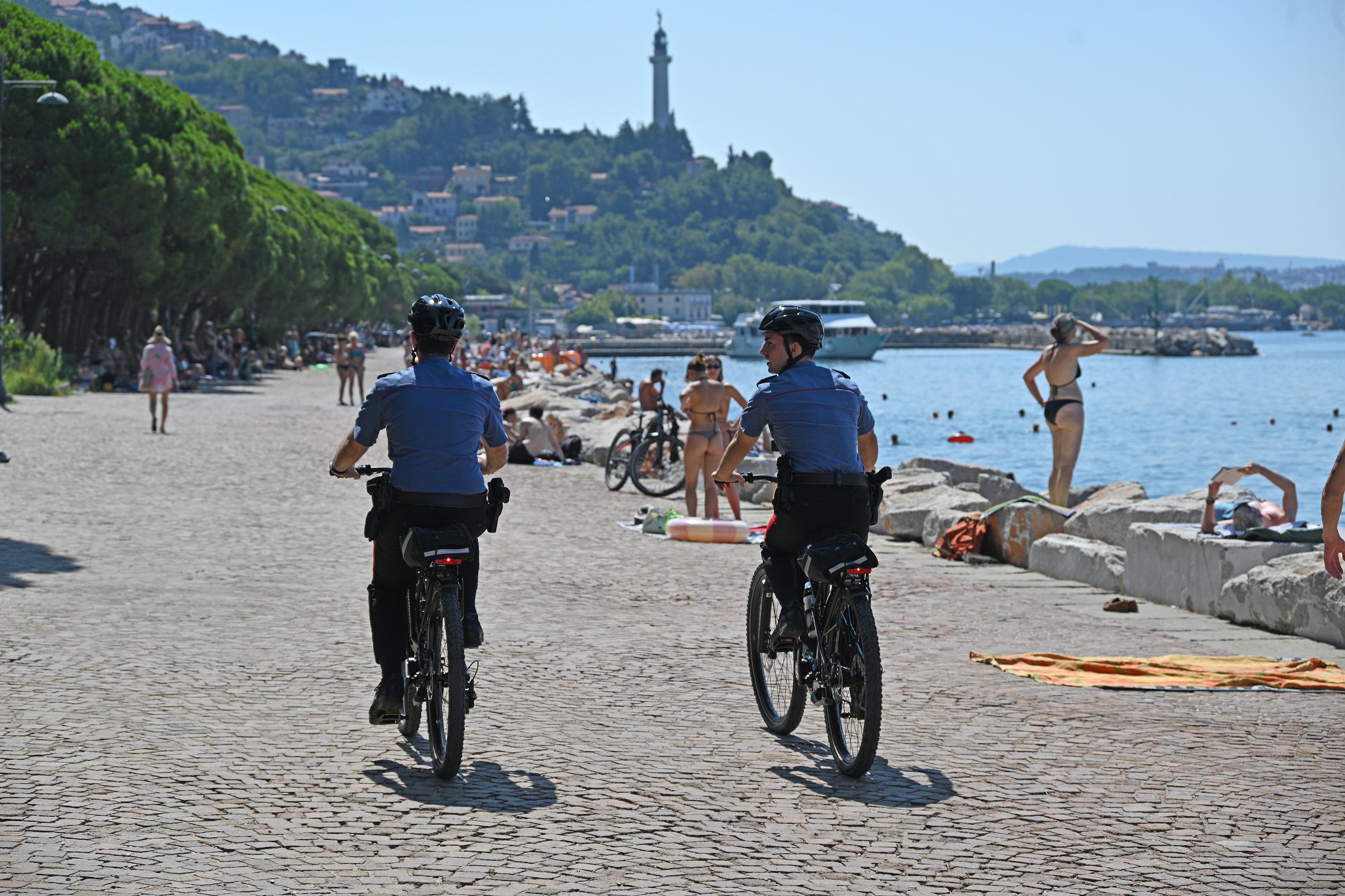 Obalo in parke bodo nadzirali z električnimi kolesi