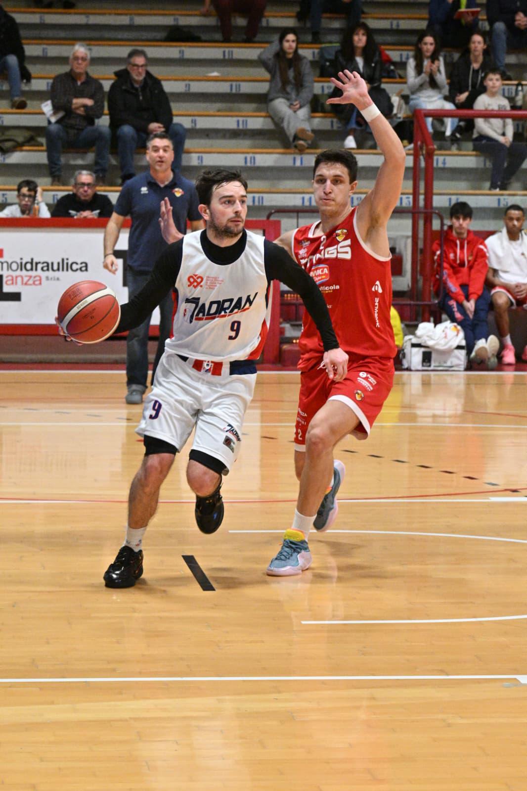 Športna nedelja: Jadran na Čarboli gosti Romano Lombardo