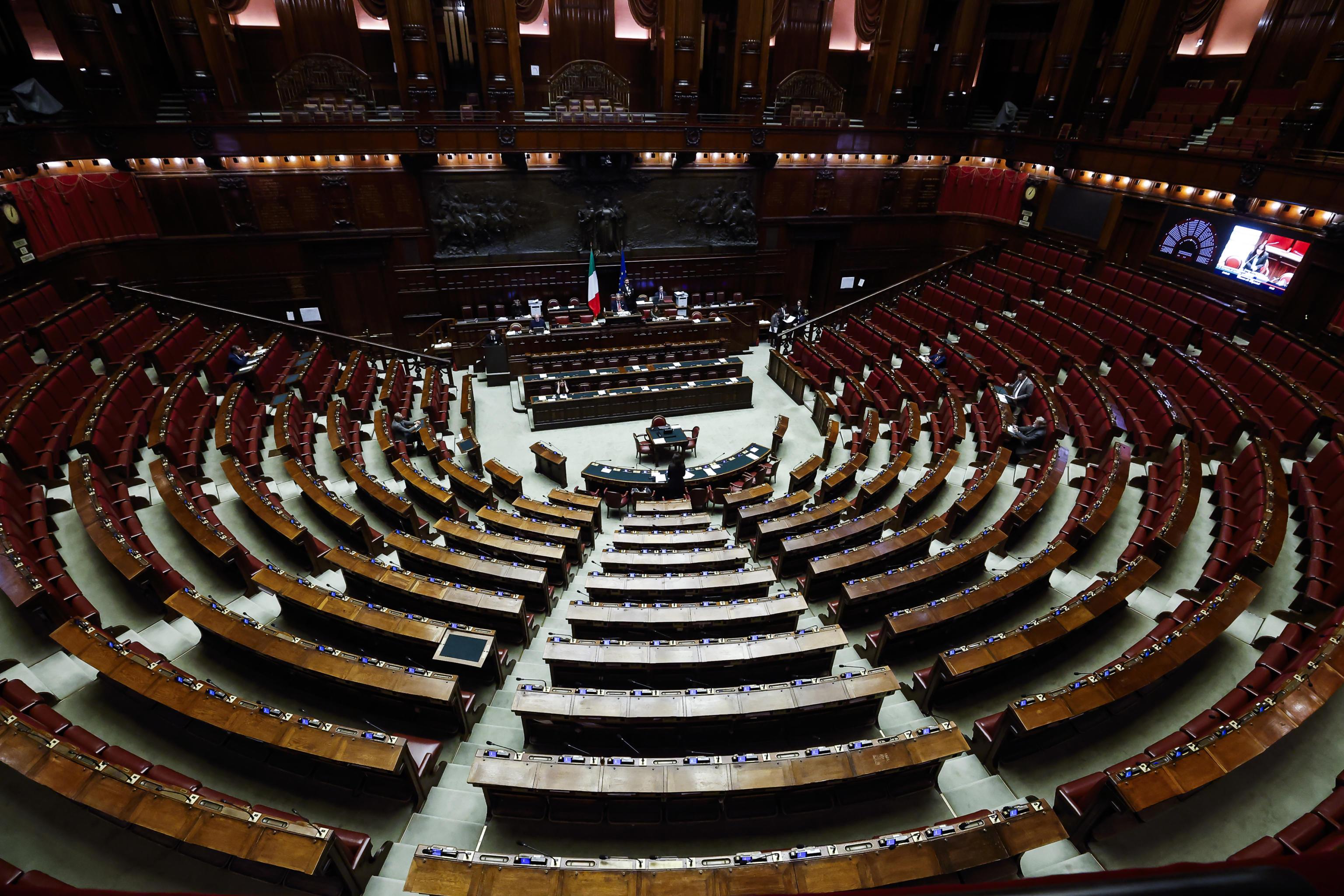 Zakon za Aosto in Južno Tirolsko, ne pa za Slovence