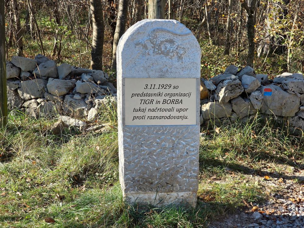 V gozdu Salcer tabla v spomin na upor proti raznarodovanju