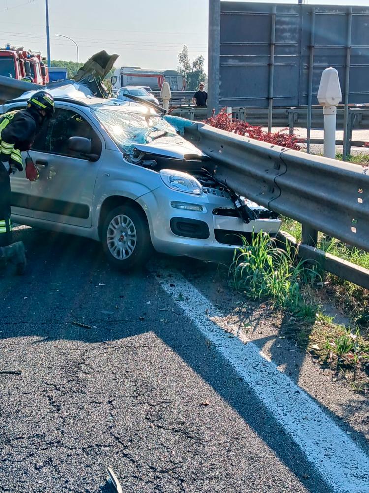 Na avtocesti A4 smrtna nesreča na počivališču