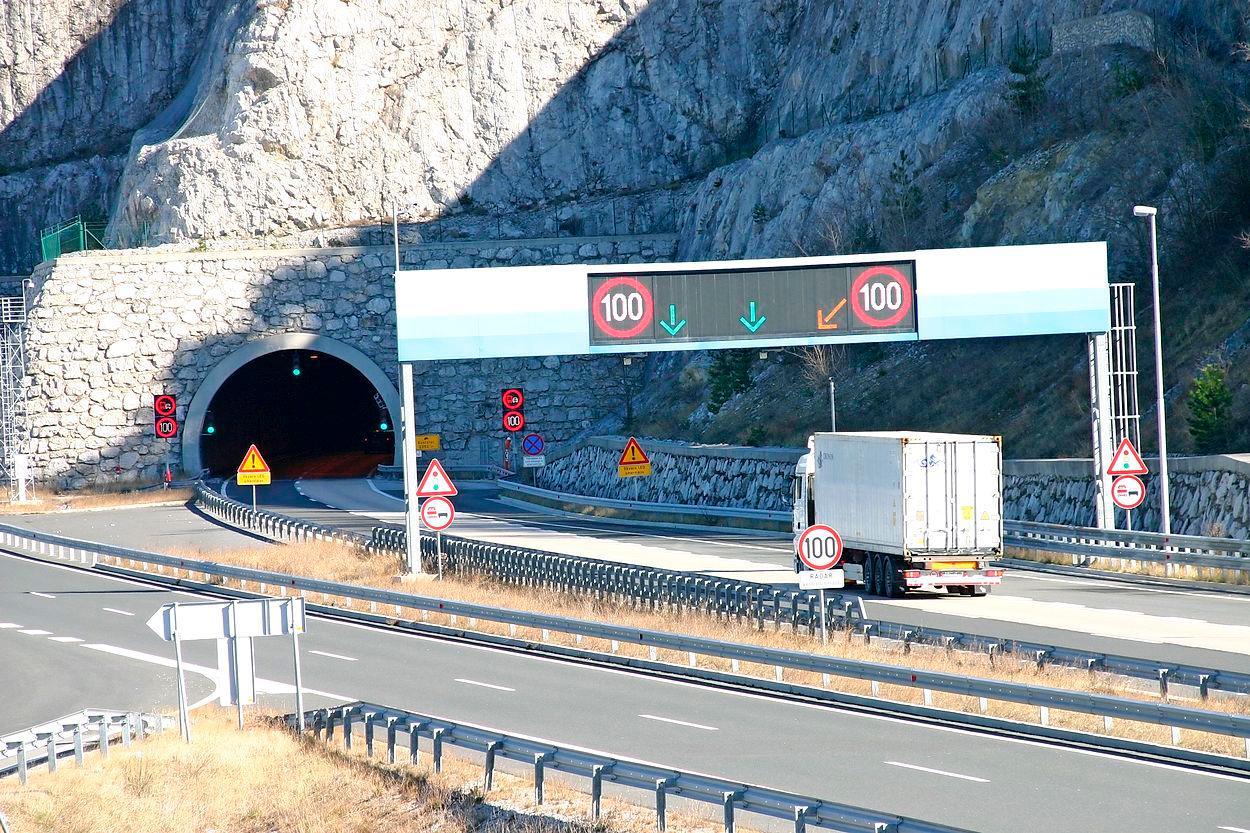 Pri Kastelcu drvela 160 kilometrov na uro