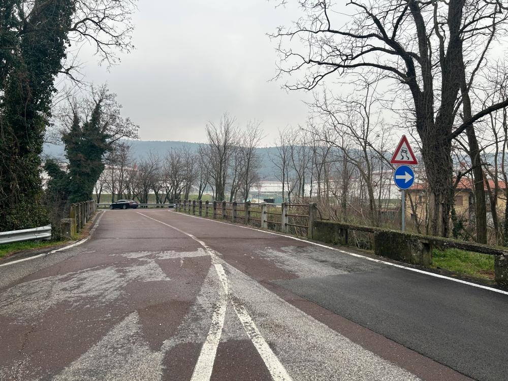 Promet na mostu pri Krmenki bo izmenično enosmeren