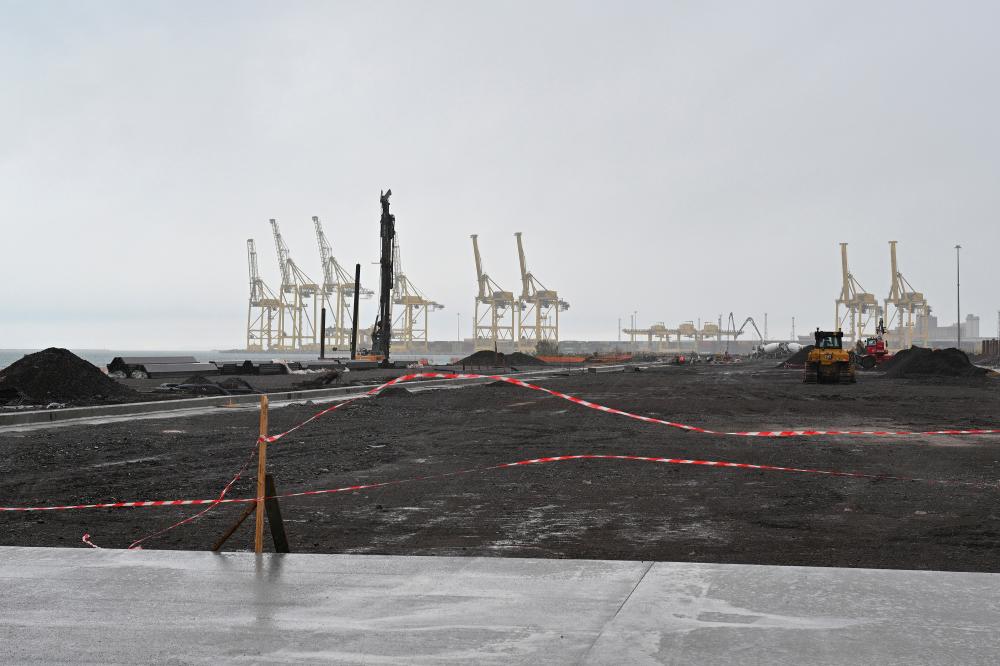 Odpadni material železarne temelj nove ploščadi