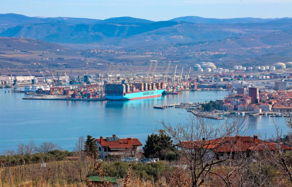 Luka Koper in ladjarski velikan CMA CGM ustanavljata skupno podjetje
