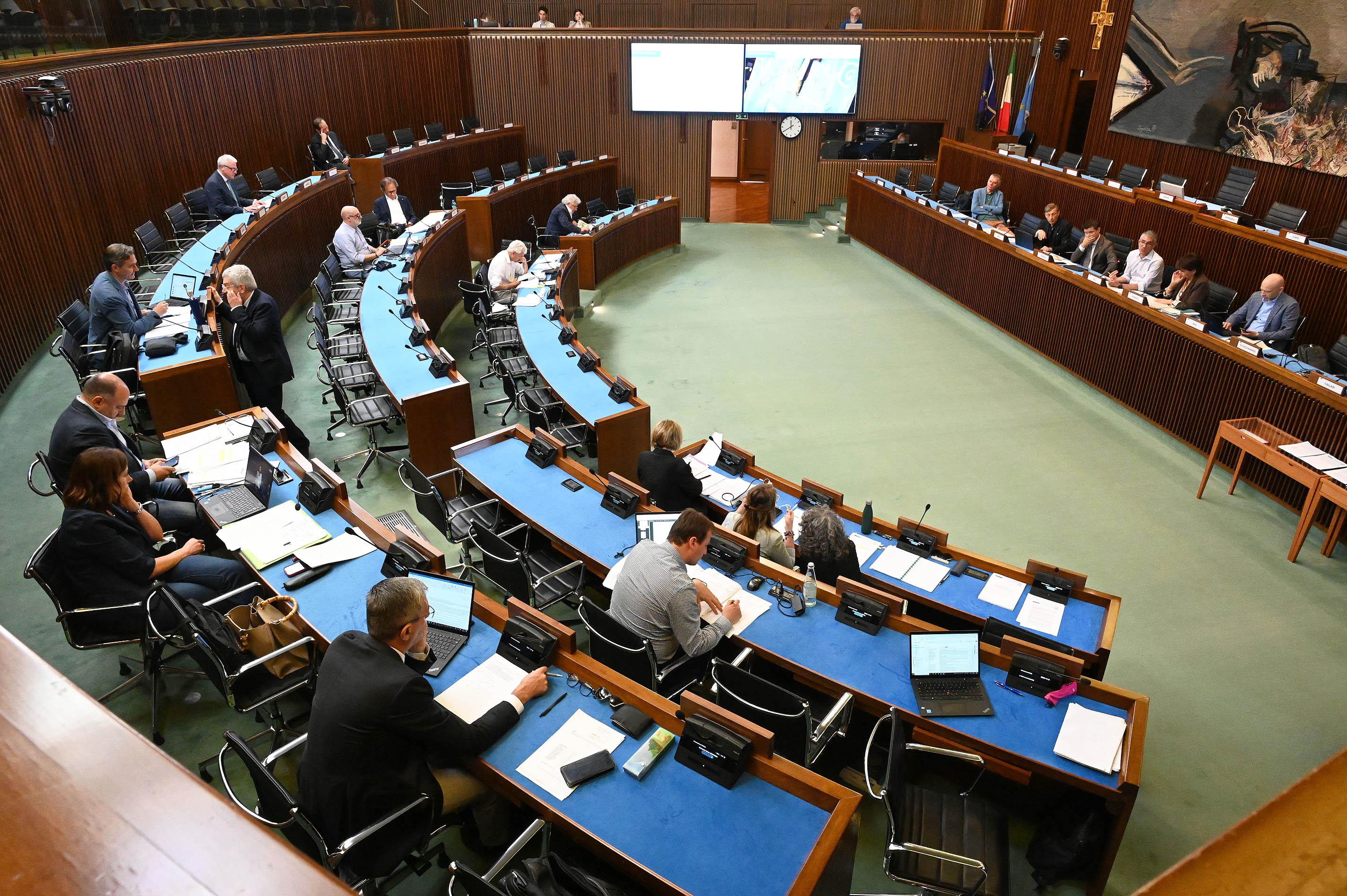 FJK s 624 milijonov vrednim poletnim rebalansom