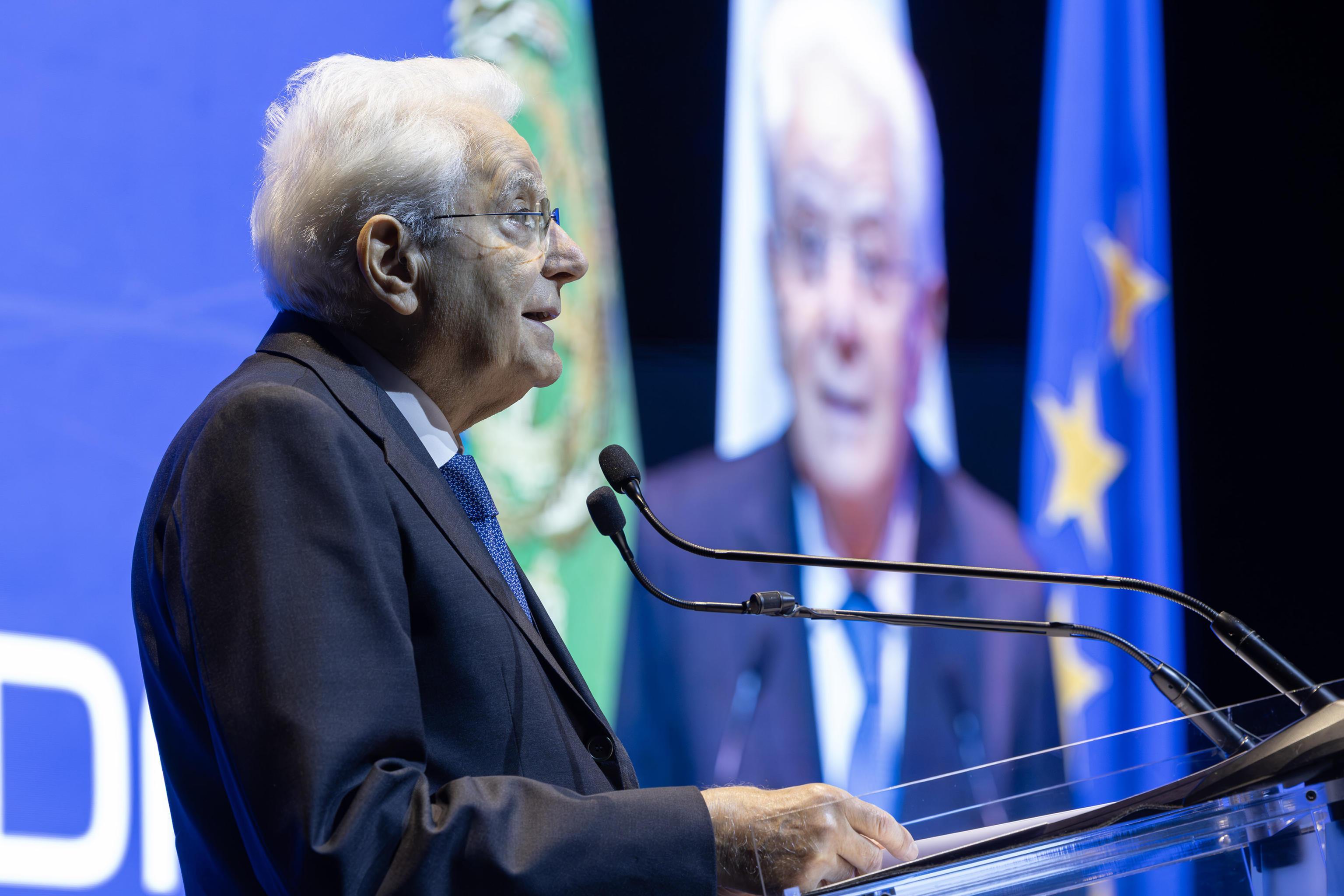 Mattarella: Uvajate preveč nacionalnih praznikov