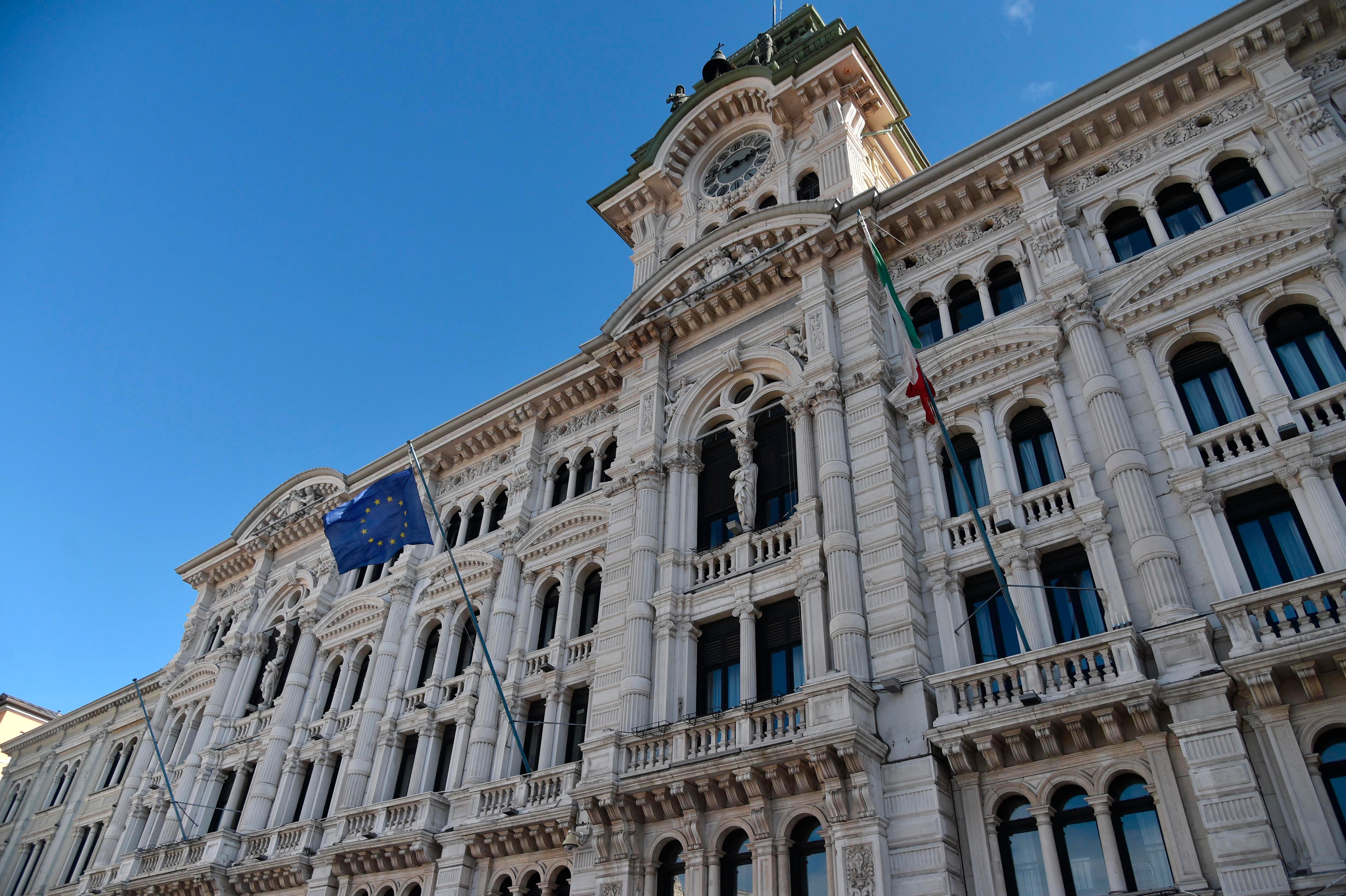 V ospredju prenova svetoivanskega bazena in openski tramvaj