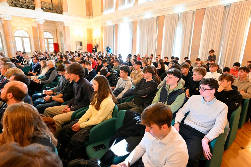 Mladi se selijo v kraje, kjer so plače višje in je več priložnosti