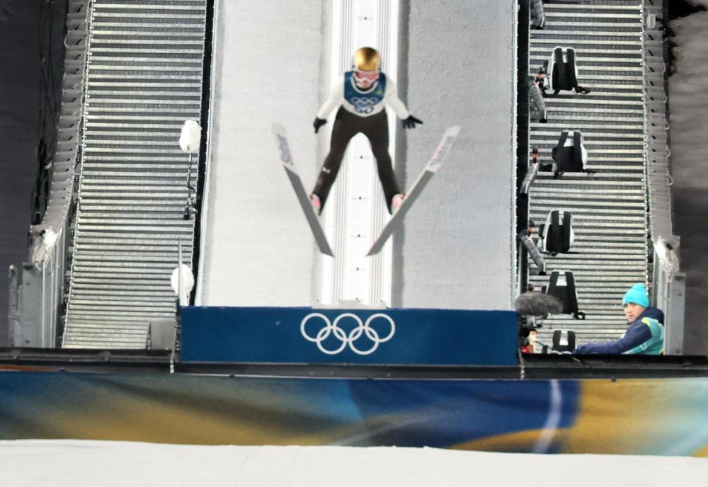 Nika Prevc s srebrno kolajno