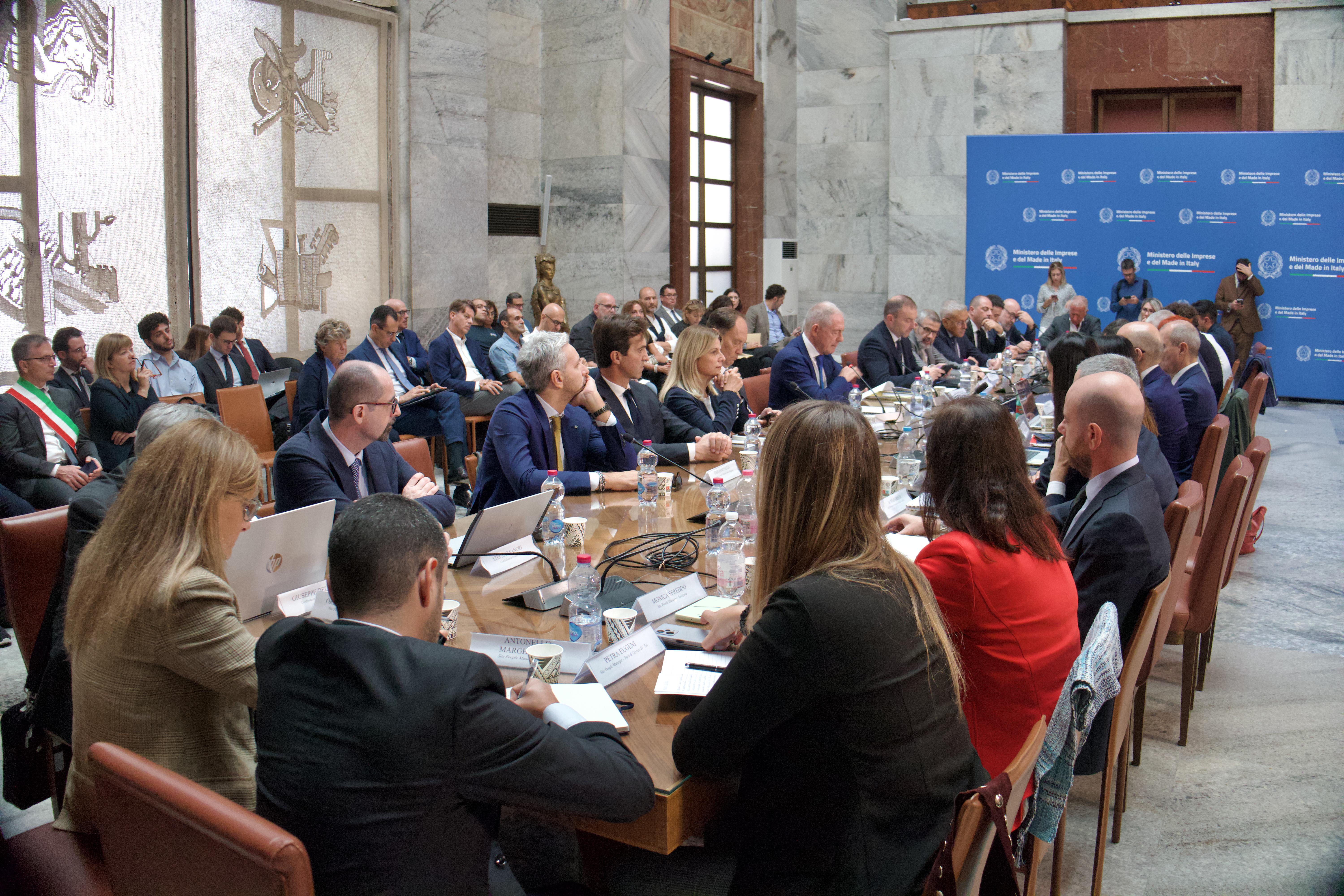 Electrolux ne bo odpuščal, ampak spodbujal k odpovedi