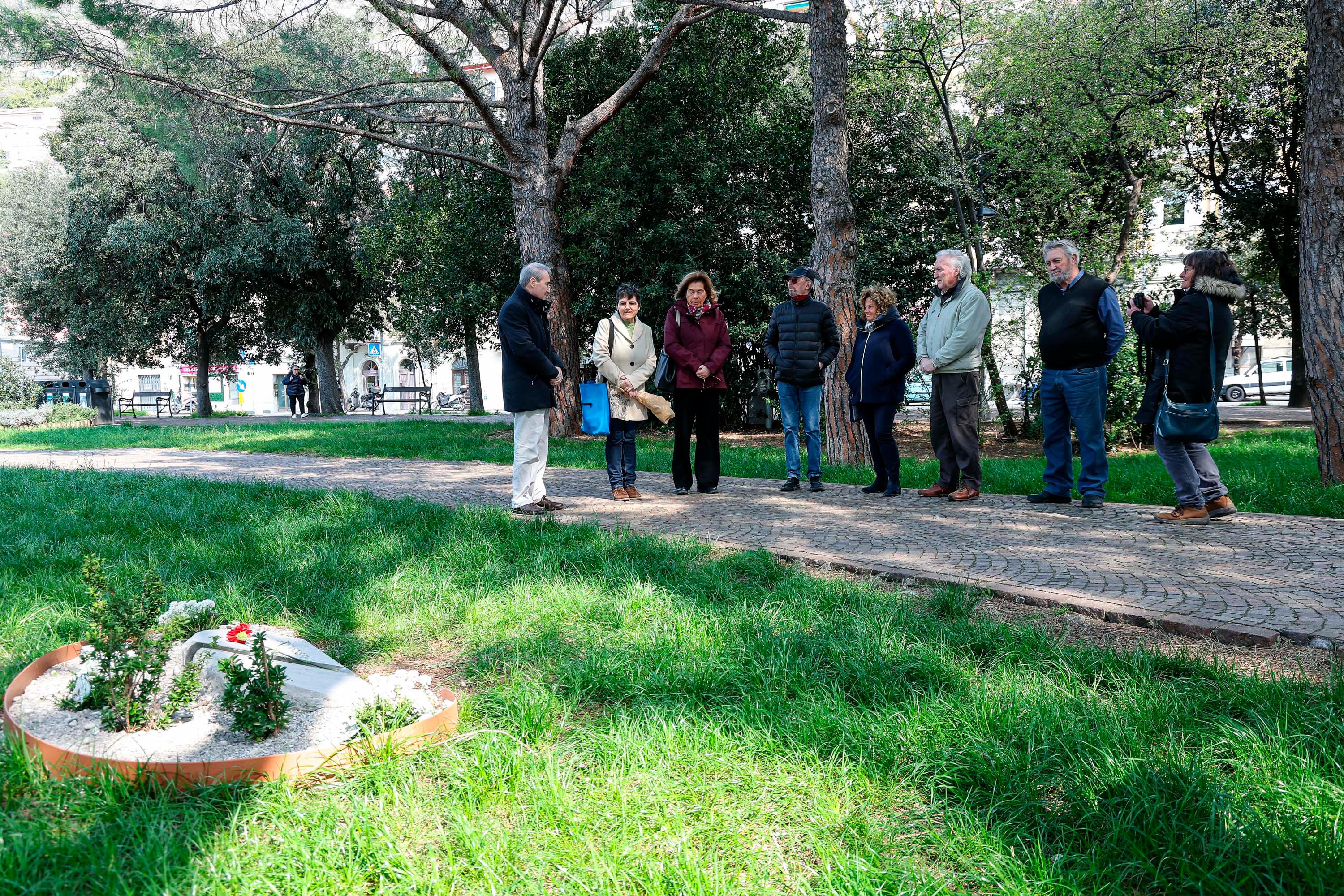 Na zelenici v Barkovljah so se poklonili Ilarii Alpi in Miranu Hrovatinu