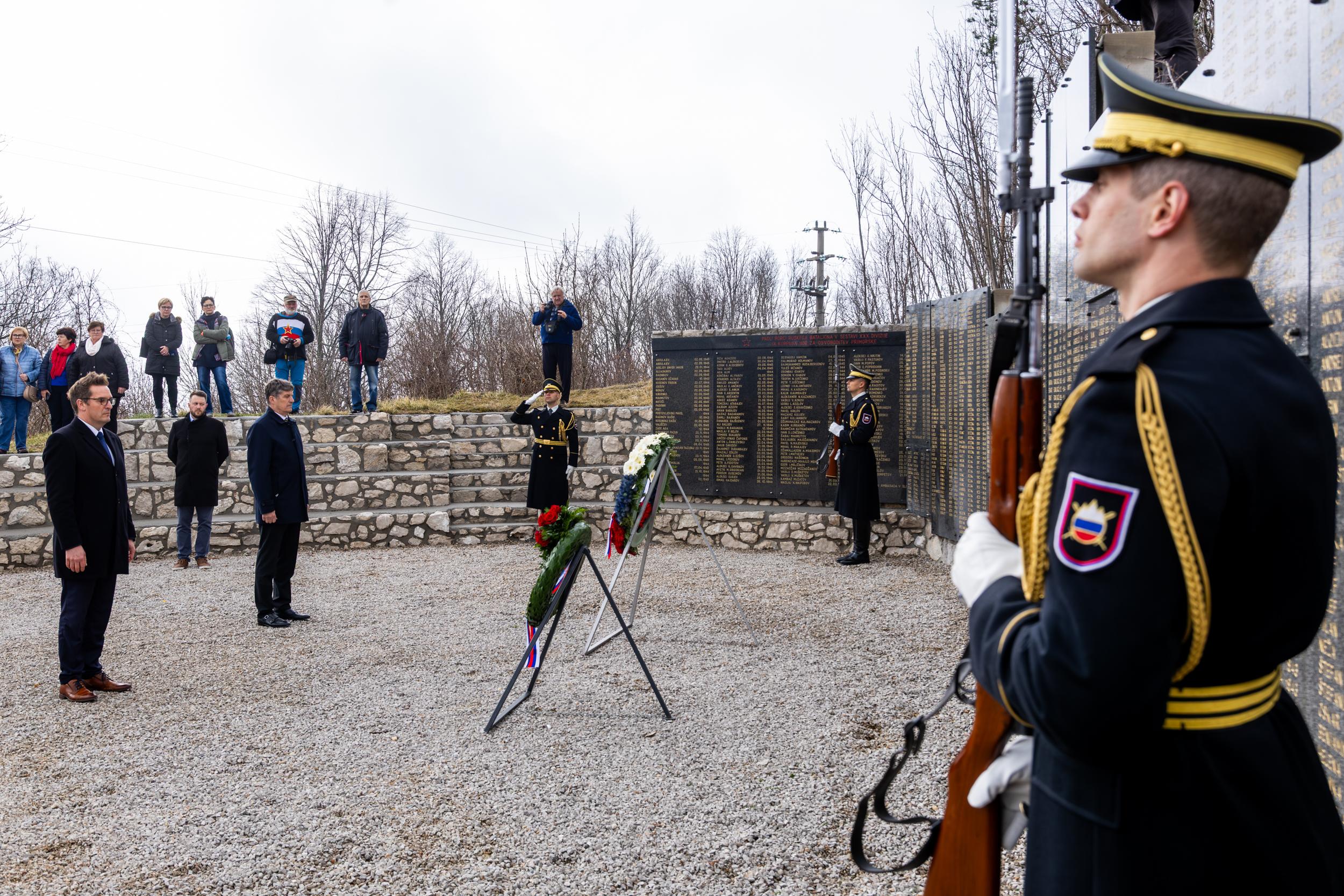 Na Trnovski planoti slovesno odprli prenovljen spominski park
