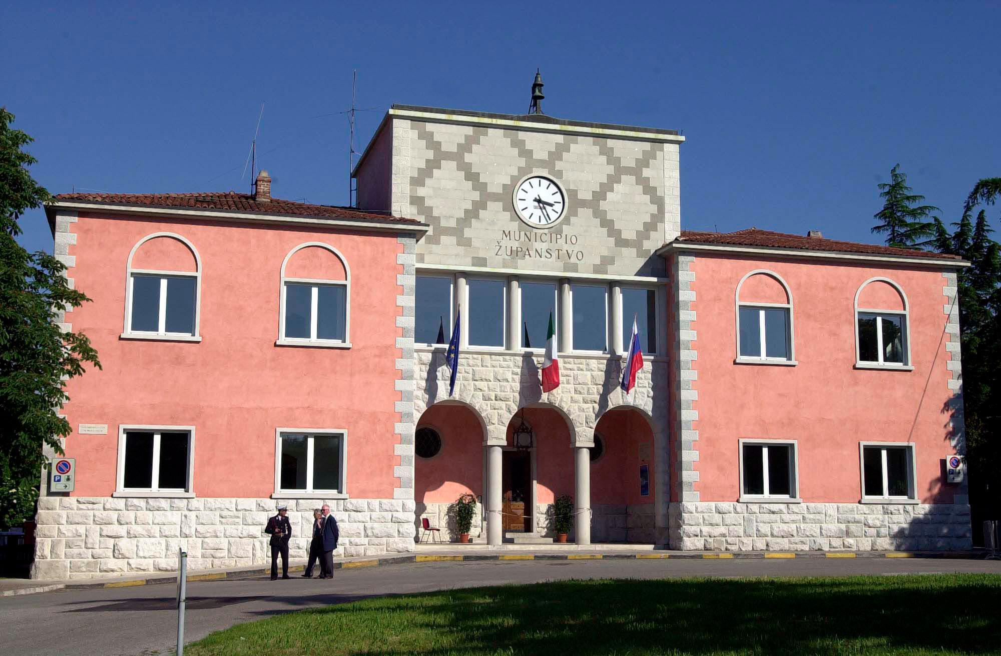 Iščejo tri strokovno-tehnične svetovalce