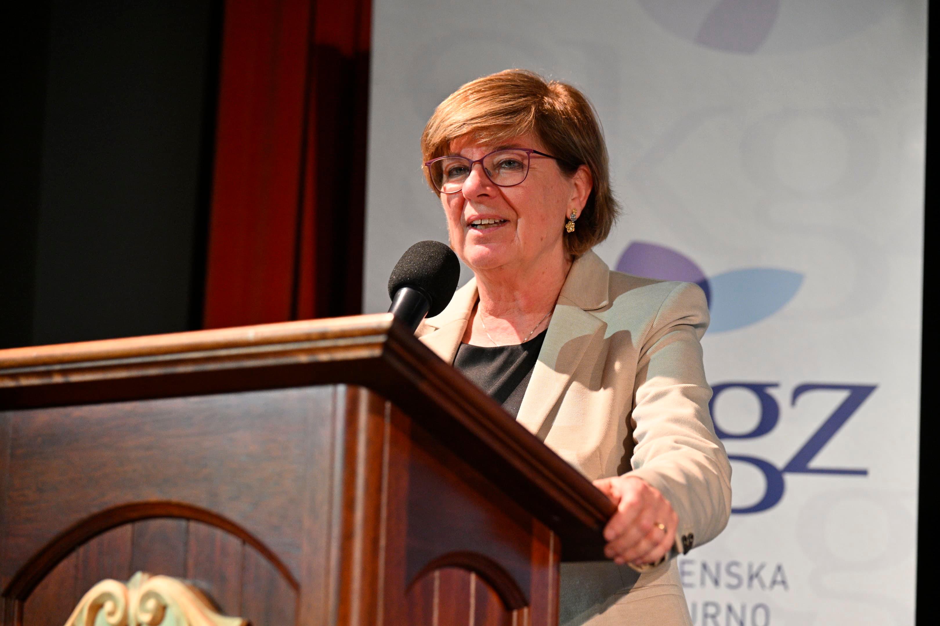 V Deželni posvetovalni komisiji Nives Cossutta