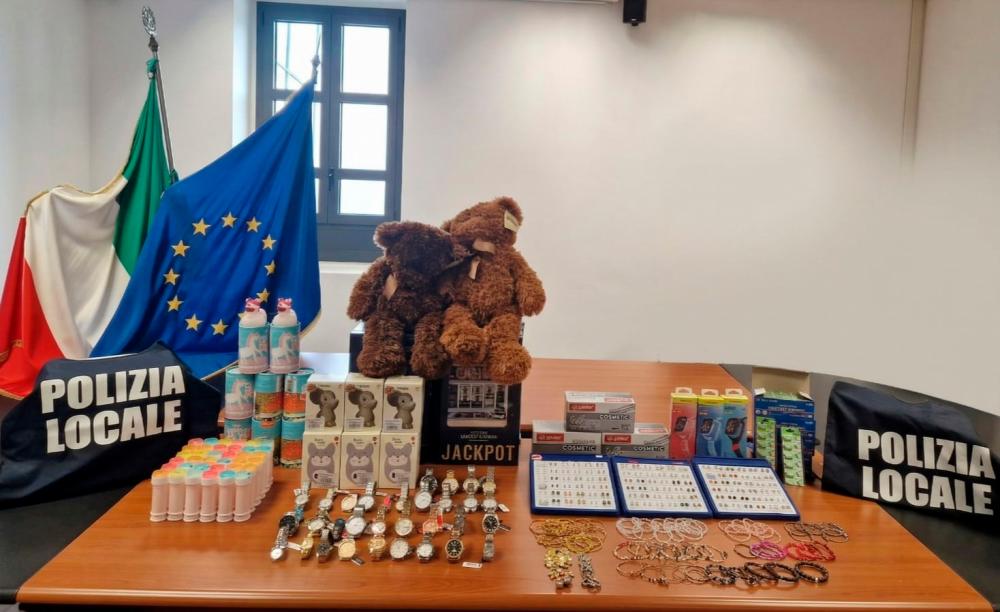 Zasegli več kot 2200 nevarnih igrač in drugih izdelkov