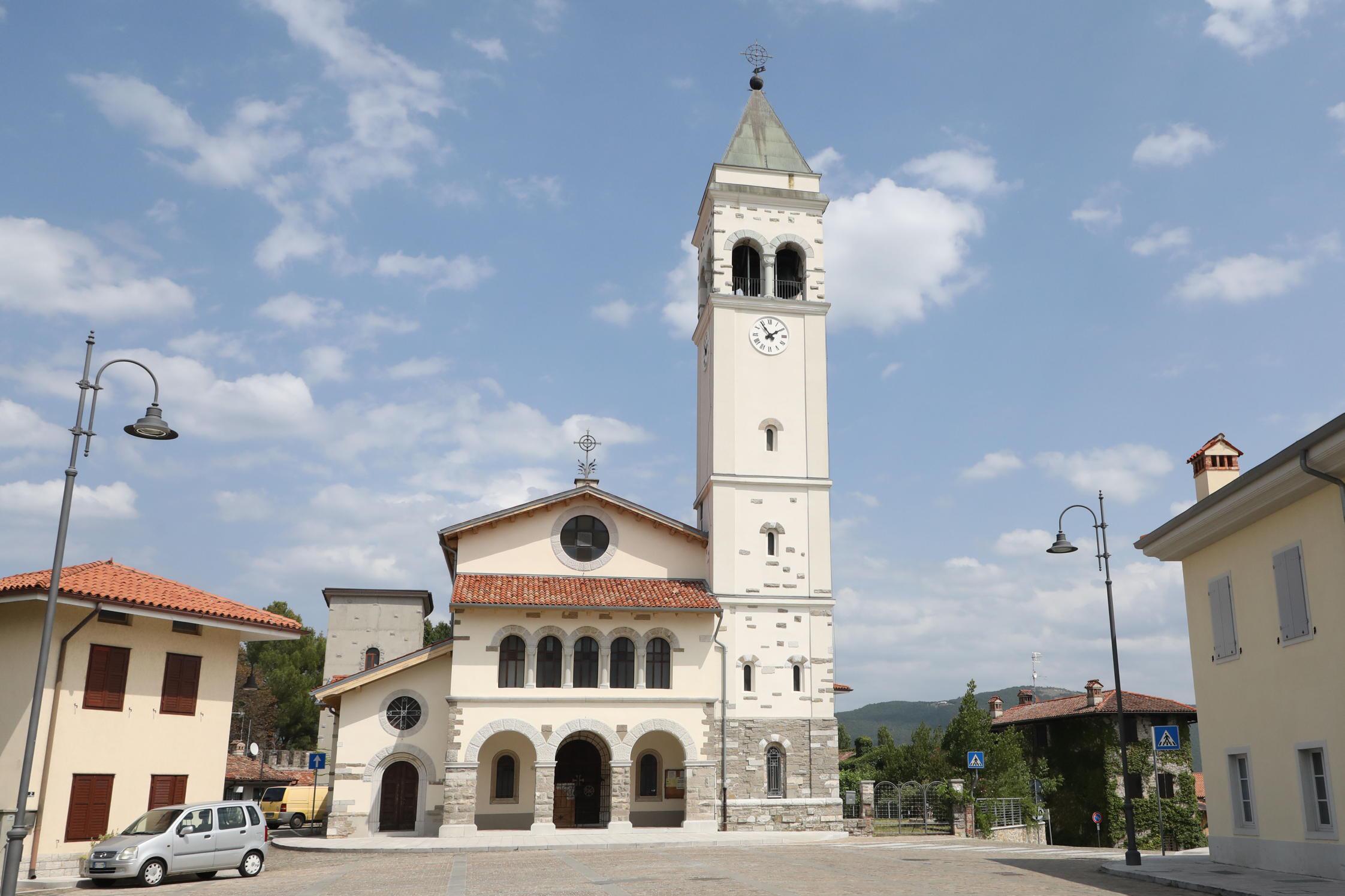 Vsak peti otrok se je rodil tujim staršem