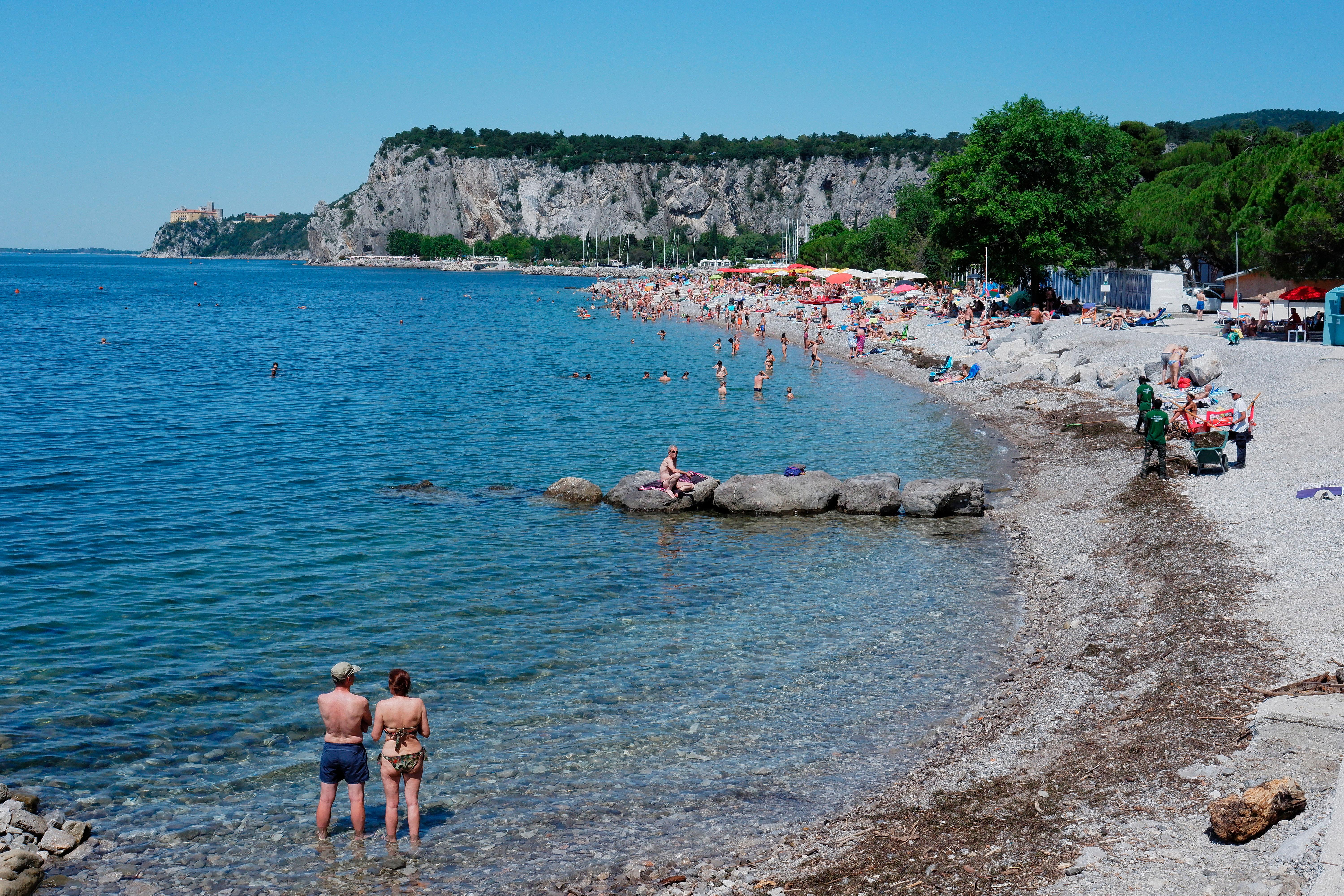 Na plažo ob spoštovanju načel civilnega sobivanja