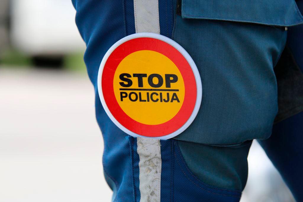 Slovenski policisti obravnavali skoraj štiri tisoč prehitrih voznikov