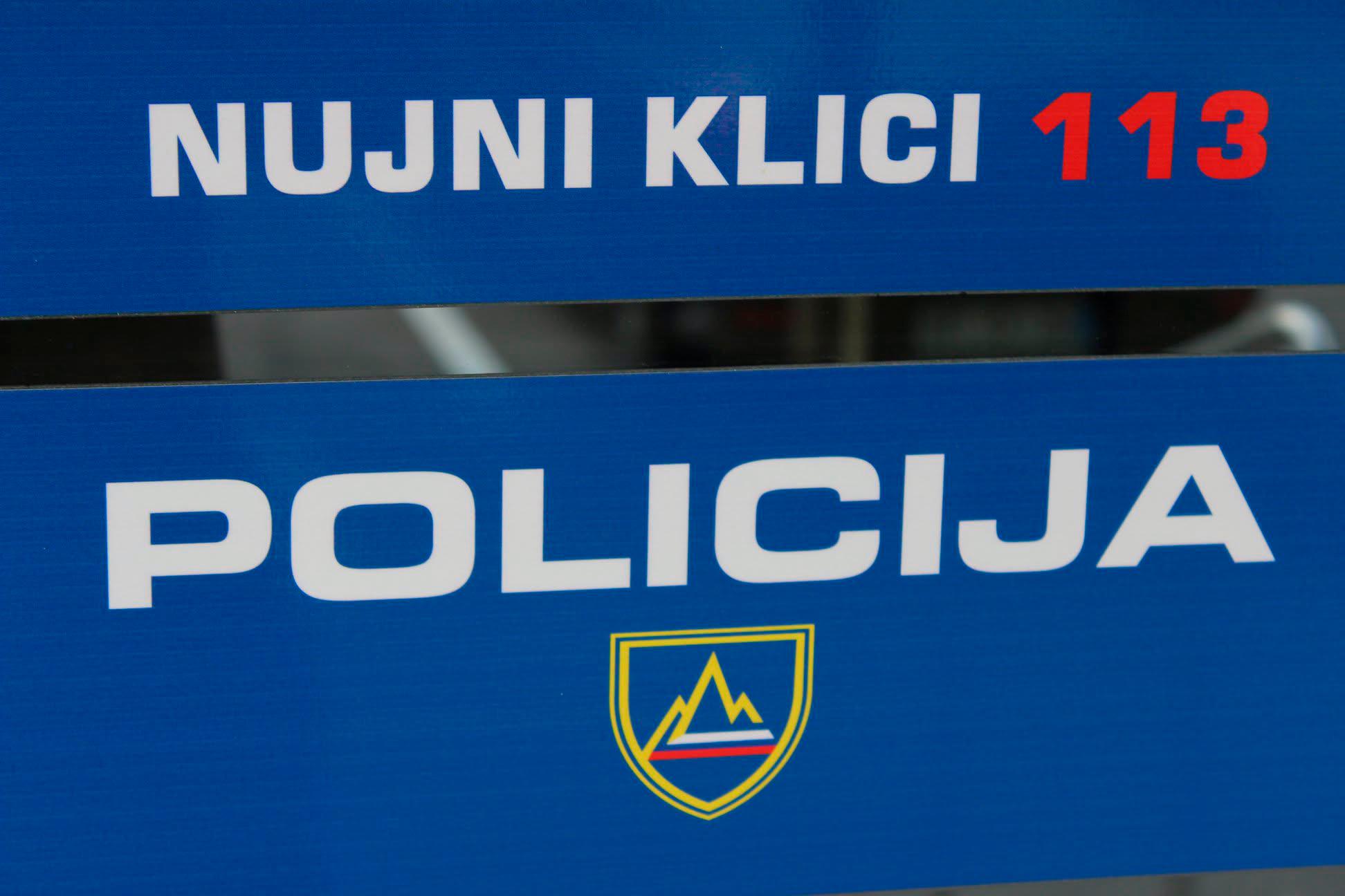 V nesreči poškodovana delavca v smrtni nevarnosti