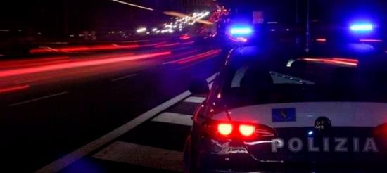 Policistom izročil ponarejeno osebno izkaznico