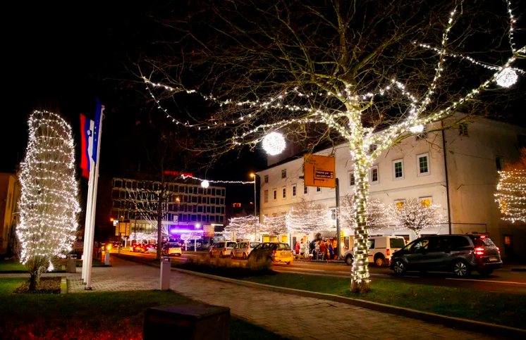 V osrednjem delu Primorske silvestrovanji v Sežani in Postojni