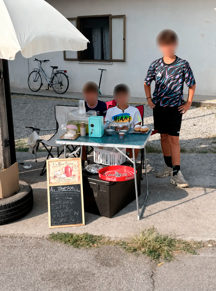 Trem najstnikom, ki so prodajali limonade, bodo mopede podarili