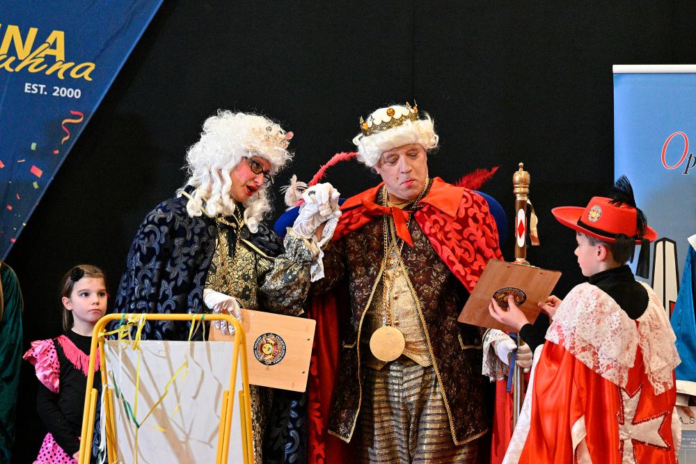 Na čelu 57. Kraškega pusta kralj Walzer in kraljica Erči Merči (video)