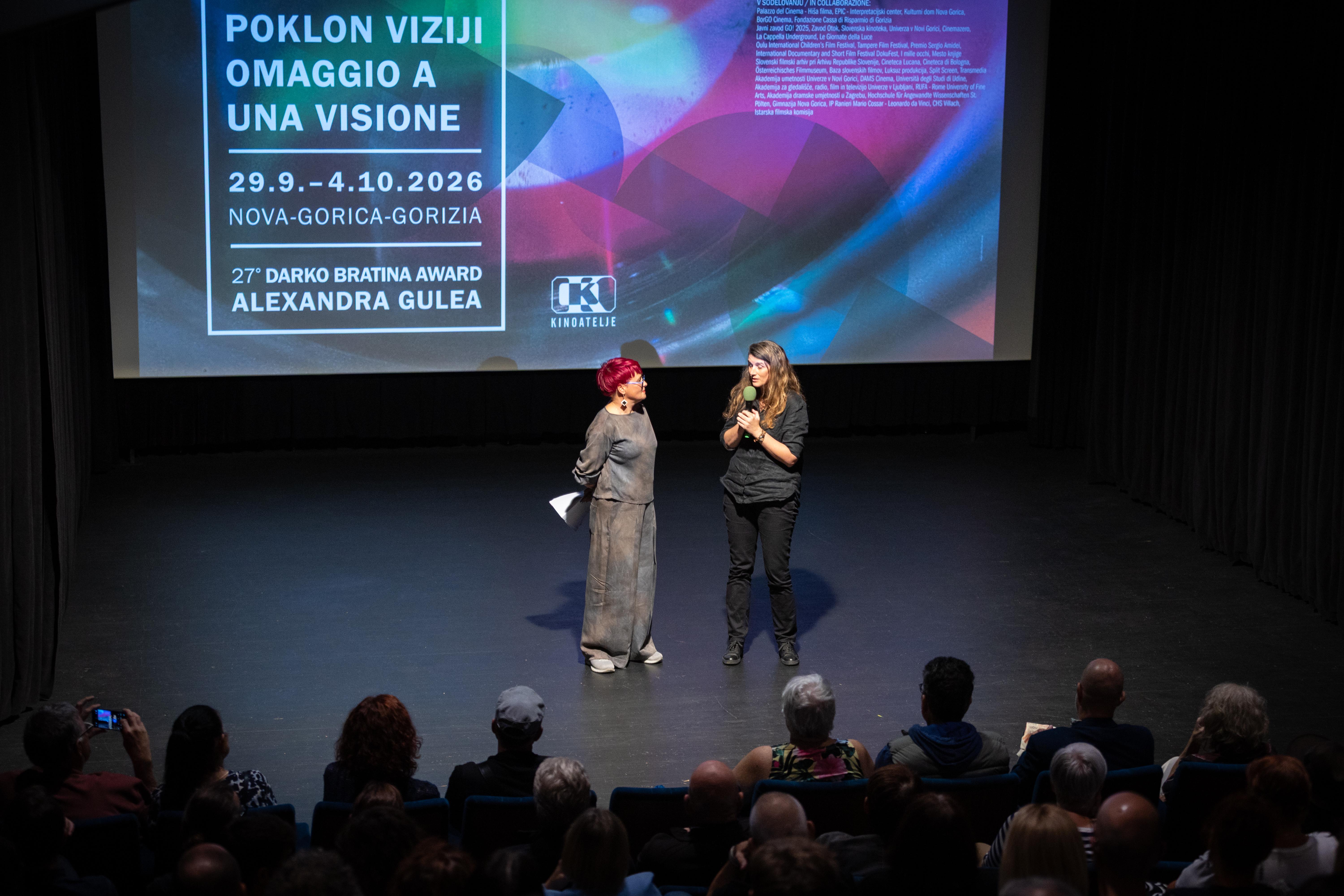 Zgodba Anhovega med bolečino in pripadnostjo