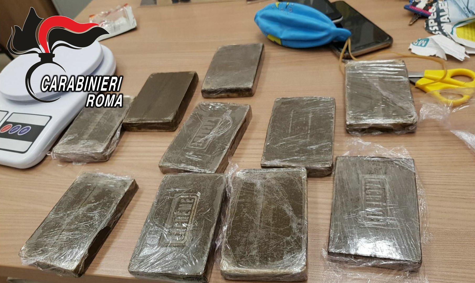 Zalotili so ju z dvema kilogramoma hašiša