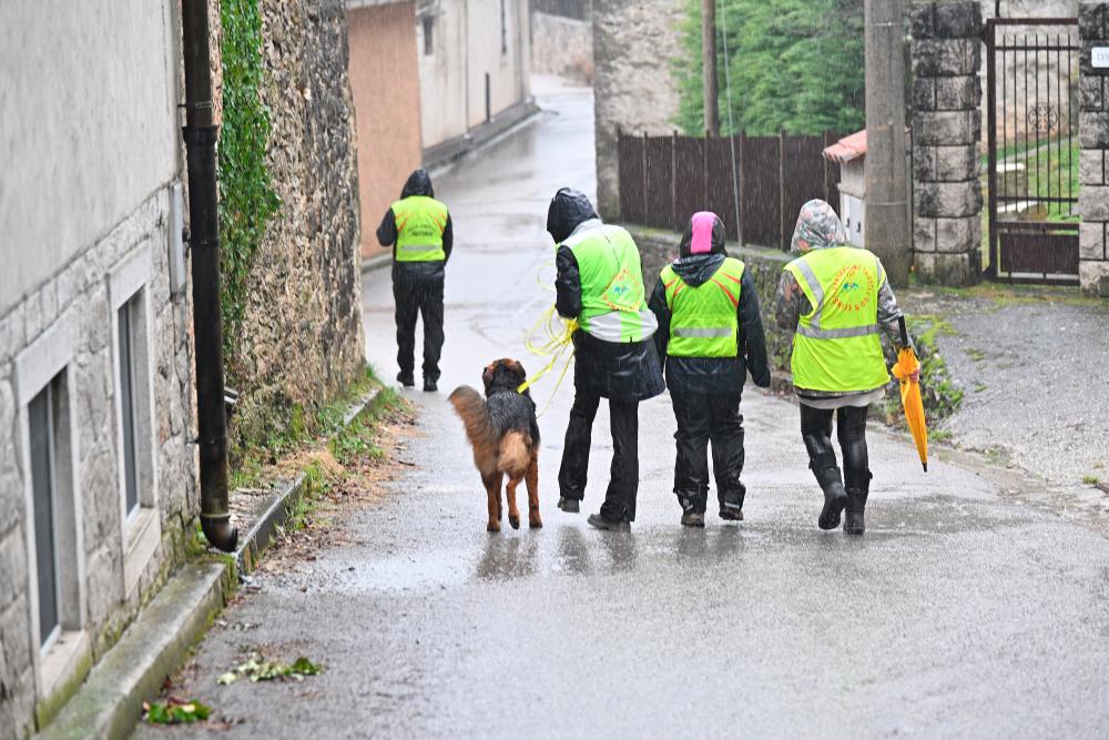 Psi in vodniki so v Repnu iskali pogrešane osebe