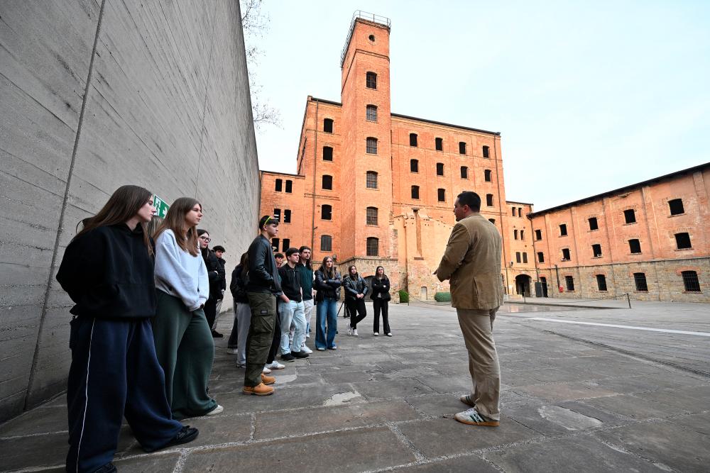 Iz tržaške Rižarne dijakinje in dijaki krenili na pot spomina