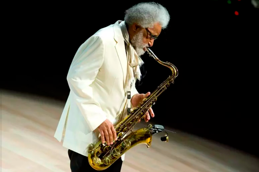Umrl legendarni jazzovski saksofonist Sonny Rollins