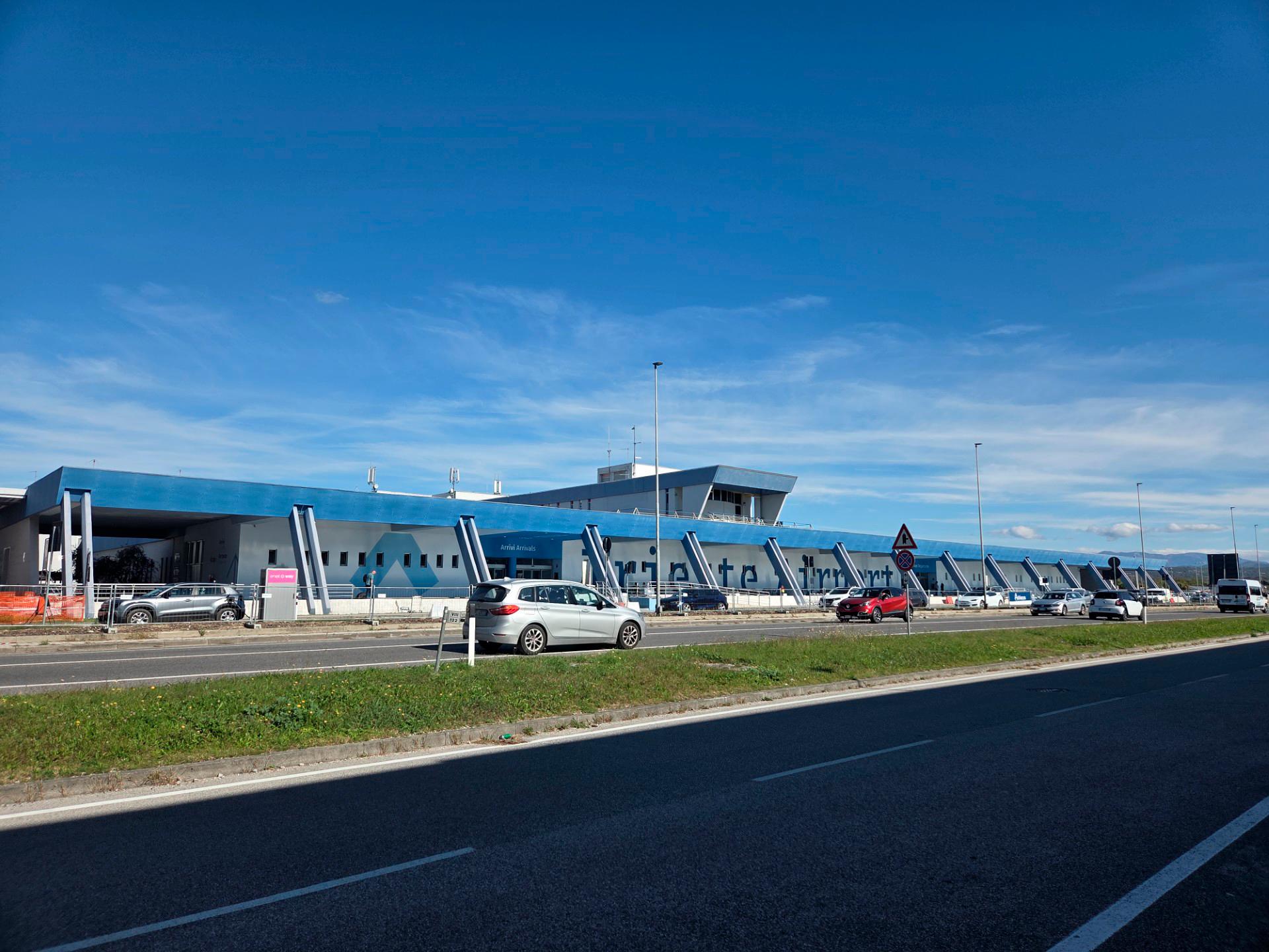 Iz Trsta bo mogoče leteti tudi v Salerno in Genovo